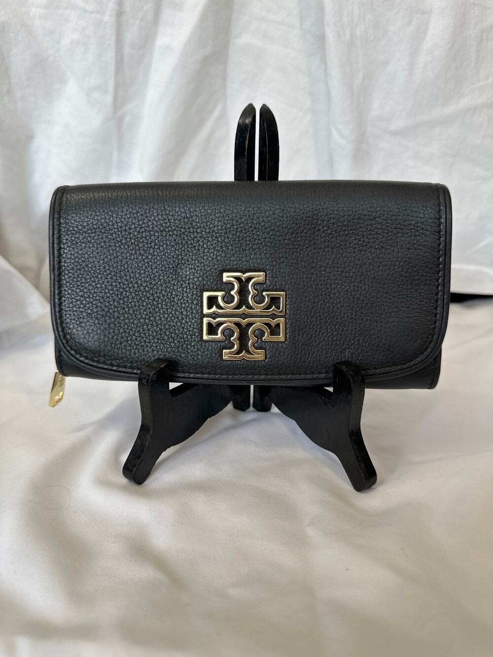Tory Burch Britten Pebbled Leather Envelope Black Wallet EUC